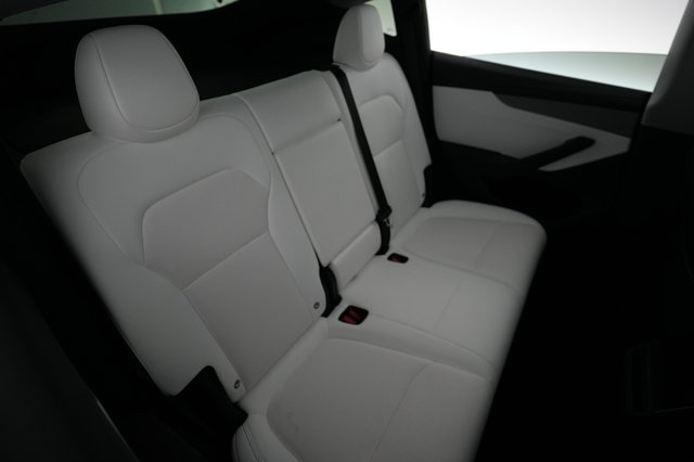 2026 Tesla Model Y — photo 4 of 24