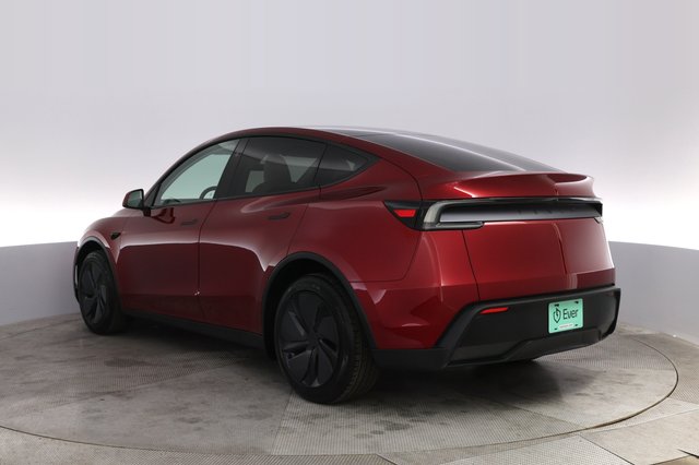 2026 Tesla Model Y — photo 13 of 24