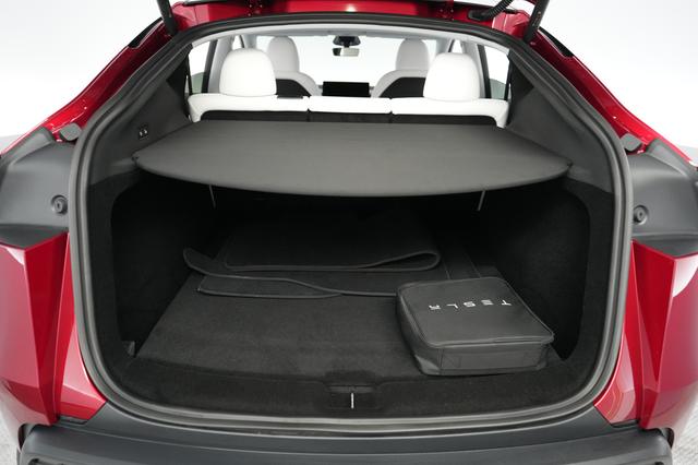 2026 Tesla Model Y — photo 6 of 24