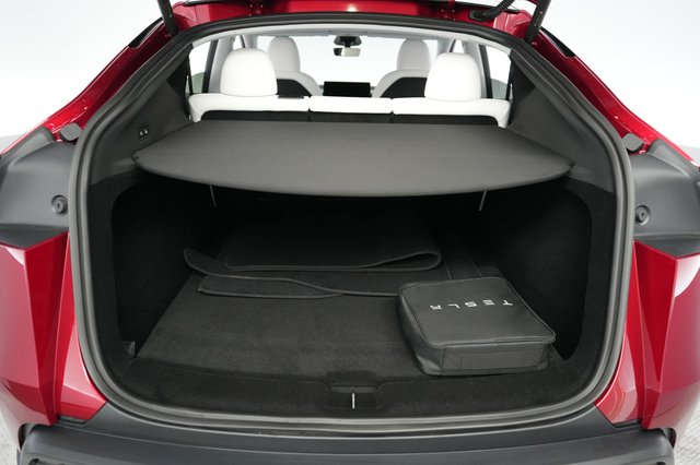 2026 Tesla Model Y — photo 6 of 24
