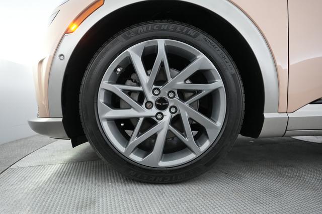 2023 Genesis GV60 — photo 7 of 20