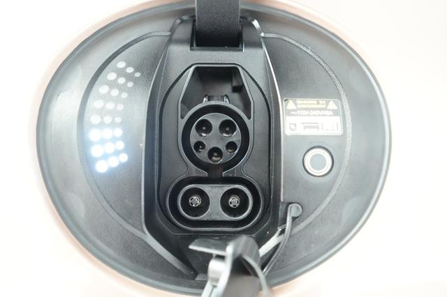 2023 Genesis GV60 — photo 8 of 20