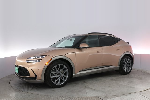 2023 Genesis GV60 — photo 14 of 20