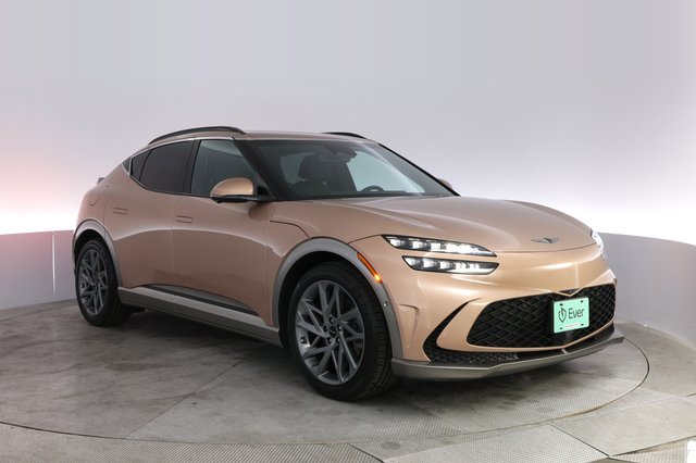 2023 Genesis GV60 — photo 10 of 20