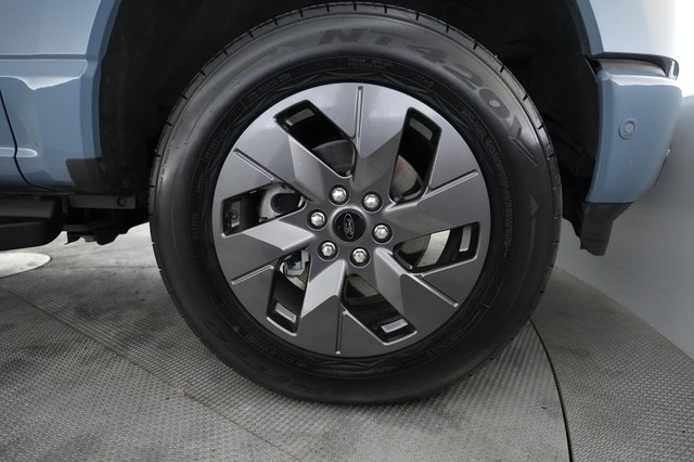 2023 Ford F-150 Lightning — photo 10 of 15