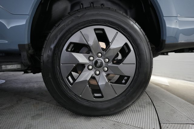 2023 Ford F-150 Lightning — photo 7 of 15