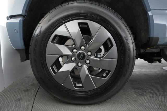 2023 Ford F-150 Lightning — photo 9 of 15