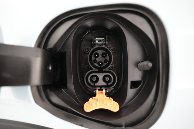 2023 Chevrolet Bolt EUV — photo 8 of 21