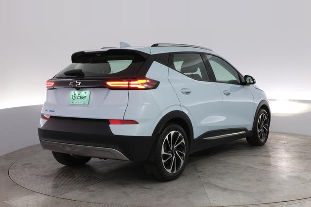 2023 Chevrolet Bolt EUV — photo 2 of 21