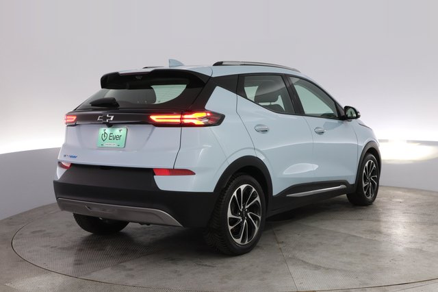 2023 Chevrolet Bolt EUV — photo 2 of 21