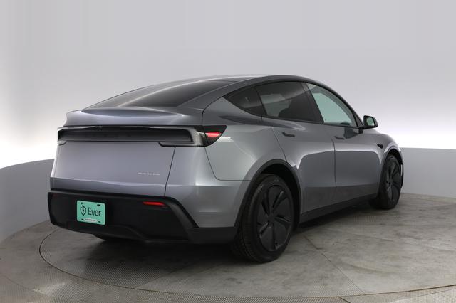2026 Tesla Model Y — photo 2 of 22