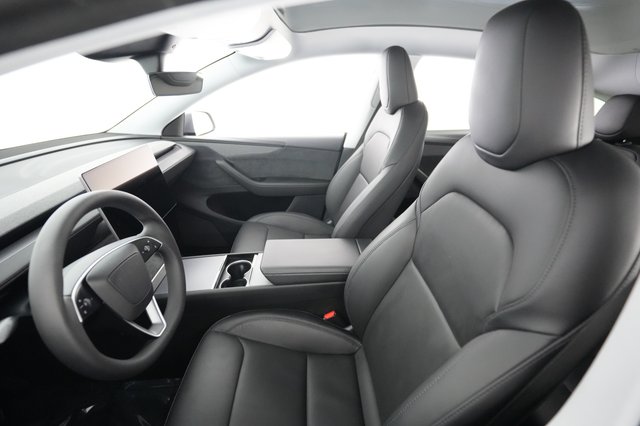 2026 Tesla Model Y — photo 3 of 22