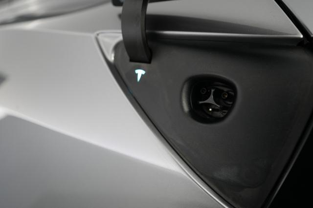 2026 Tesla Model Y — photo 8 of 22