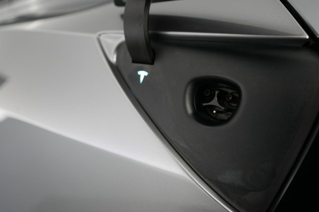 2026 Tesla Model Y — photo 8 of 22