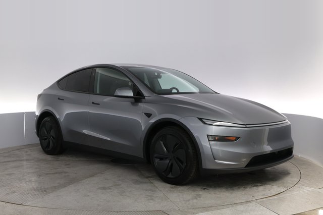 2026 Tesla Model Y — photo 10 of 22