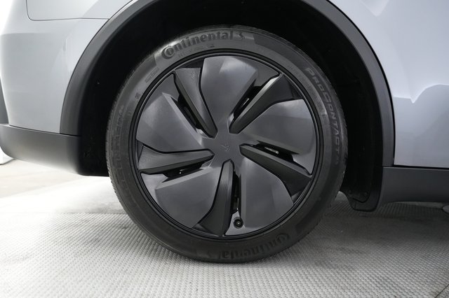 2026 Tesla Model Y — photo 15 of 22