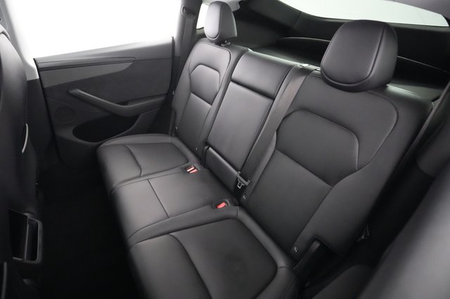 2026 Tesla Model Y — photo 19 of 22