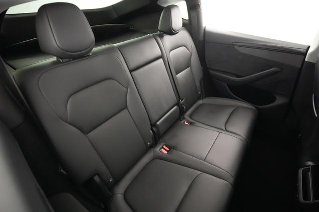 2026 Tesla Model Y — photo 4 of 22