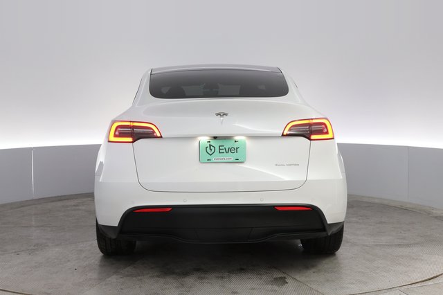 2022 Tesla Model Y — photo 12 of 21