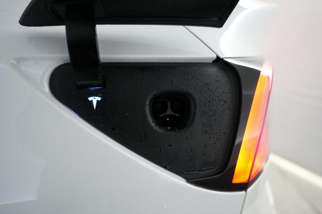 2022 Tesla Model Y — photo 8 of 21