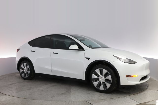 2022 Tesla Model Y — photo 11 of 21