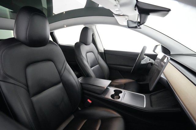2022 Tesla Model Y — photo 18 of 21