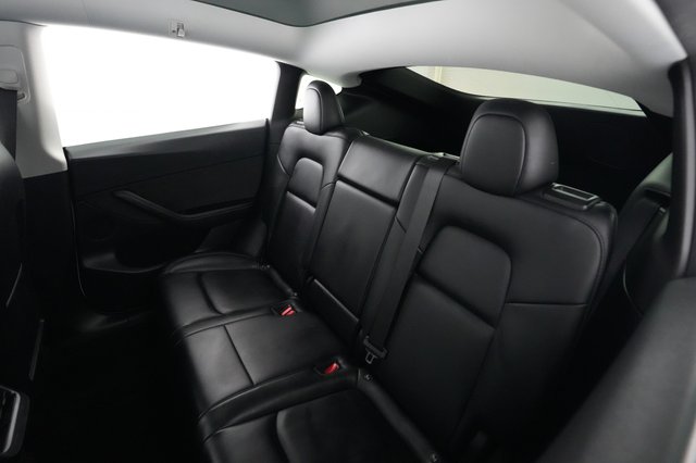 2022 Tesla Model Y — photo 19 of 21