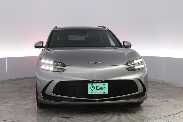 2023 Genesis GV60 — photo 9 of 21