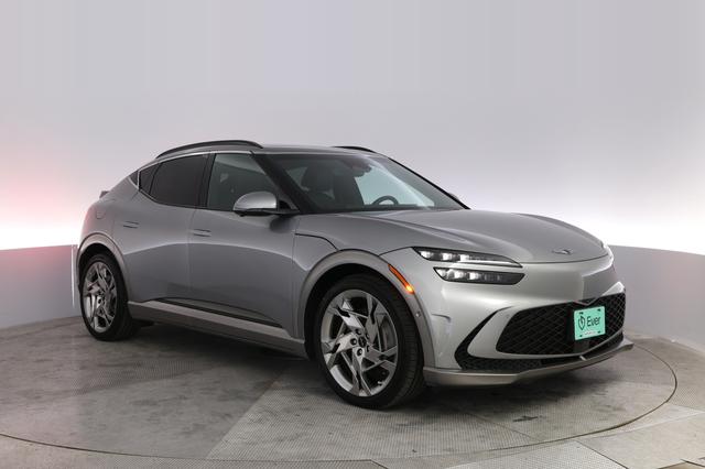 2023 Genesis GV60 — photo 10 of 21