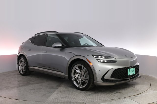 2023 Genesis GV60 — photo 10 of 21
