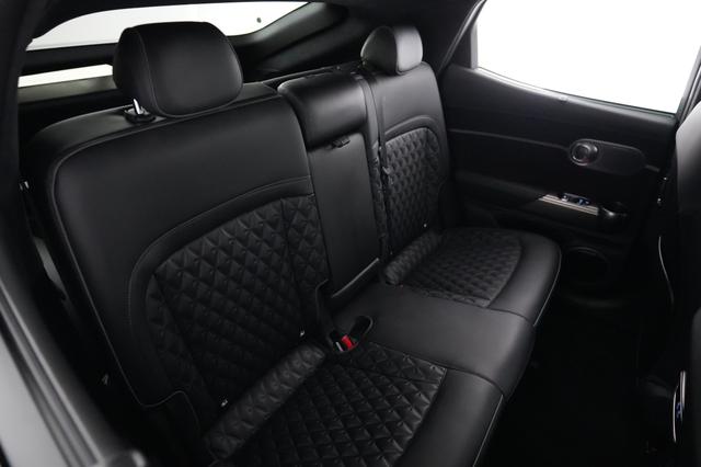 2023 Genesis GV60 — photo 4 of 21