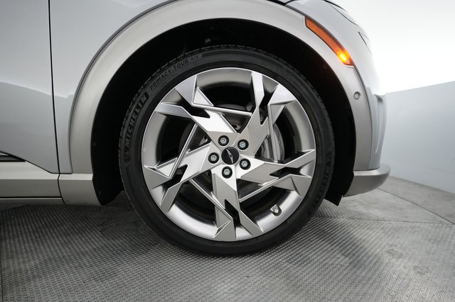 2023 Genesis GV60 — photo 7 of 21