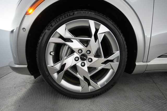 2023 Genesis GV60 — photo 16 of 21
