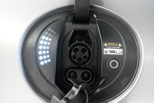 2023 Genesis GV60 — photo 8 of 21