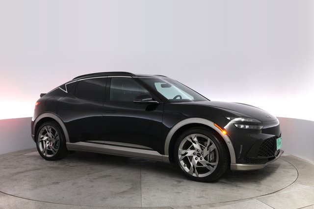 2023 Genesis GV60 — photo 11 of 21