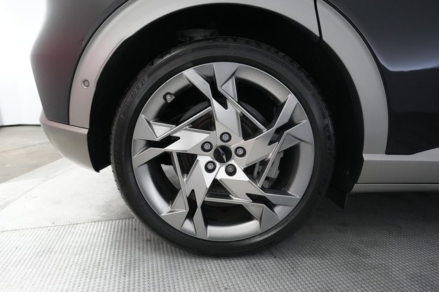 2023 Genesis GV60 — photo 7 of 21