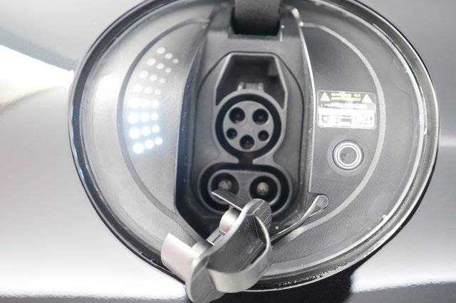 2023 Genesis GV60 — photo 8 of 21
