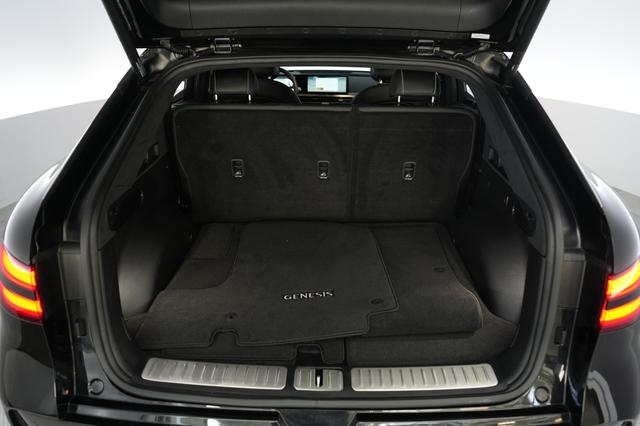 2023 Genesis GV60 — photo 6 of 21
