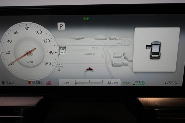 2023 Genesis GV60 — photo 5 of 21