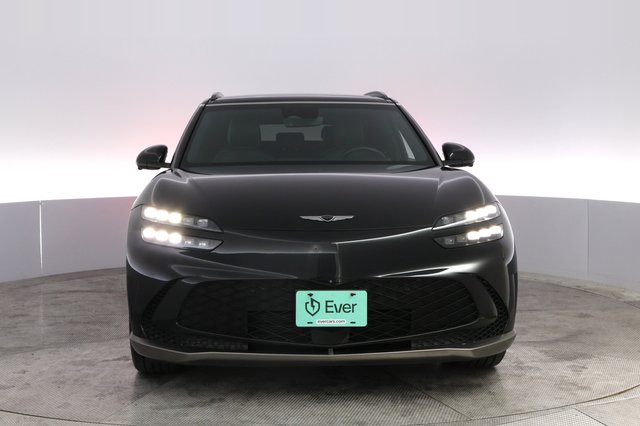 2023 Genesis GV60 — photo 9 of 21