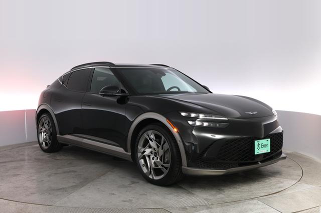 2023 Genesis GV60 — photo 10 of 21
