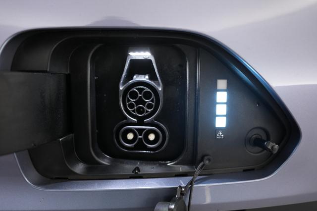 2024 Hyundai Kona Electric — photo 8 of 21
