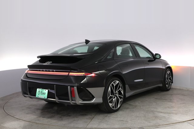 2024 Hyundai IONIQ 6 — photo 2 of 20