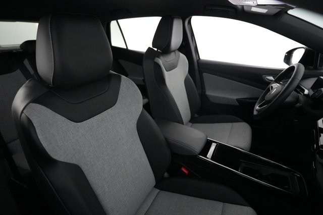 2024 Volkswagen ID.4 — photo 18 of 20