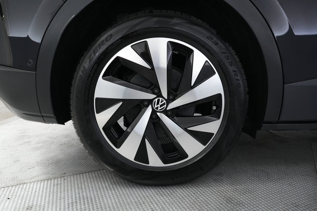 2024 Volkswagen ID.4 — photo 7 of 20