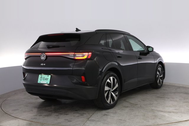 2024 Volkswagen ID.4 — photo 2 of 20