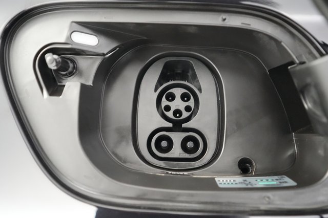 2024 Volkswagen ID.4 — photo 8 of 20