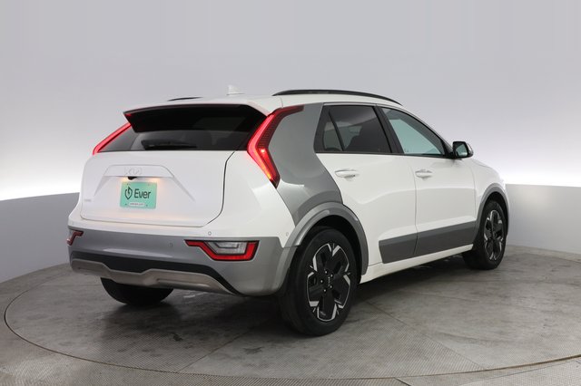2024 Kia Niro EV — photo 2 of 20
