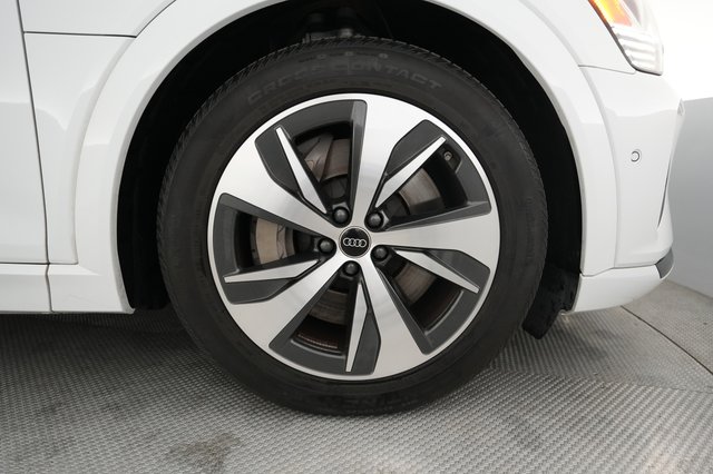 2024 Audi Q8 e-tron — photo 17 of 21