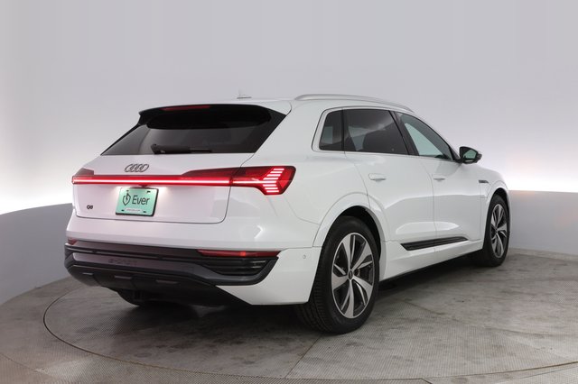 2024 Audi Q8 e-tron — photo 2 of 21